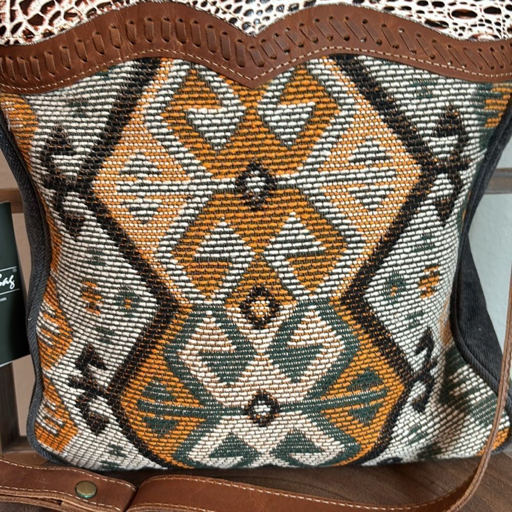 Seneca Falls Shoulder Bag - Picture 3 of 11